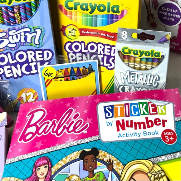 CRAYOLA x BARBIE GIFT SET - Picture 16 of 16